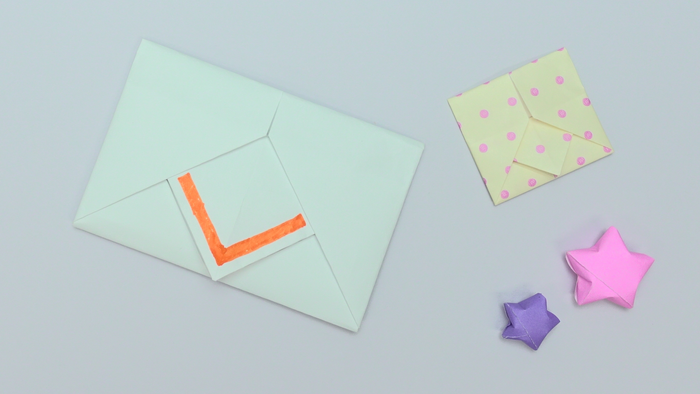 折り紙で簡単に作れる 引き手が付いた手紙 封筒 の折り方 Howpon ハウポン