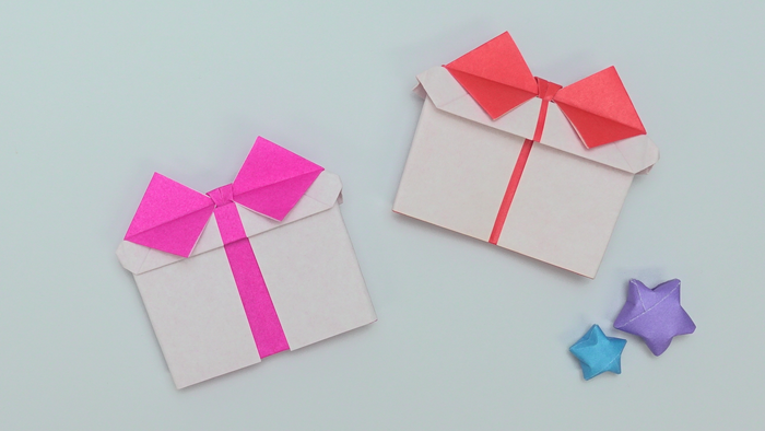折り紙で簡単に作れるクリスマスの飾り ギフトボックス の折り方 Howpon ハウポン