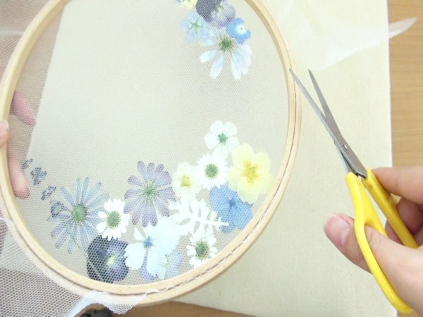 押し花を使って インテリアに花を添えるカレイドフレームの作り方 Howpon ハウポン