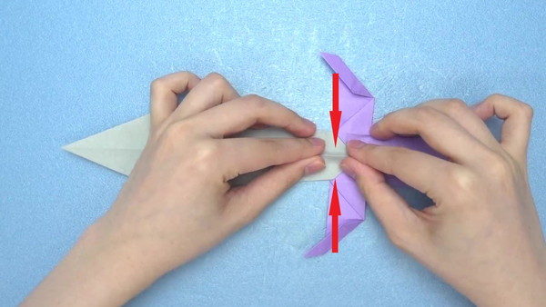 簡単に作れる折り紙のかっこいい武器 剣 の折り方 作り方 Howpon ハウポン