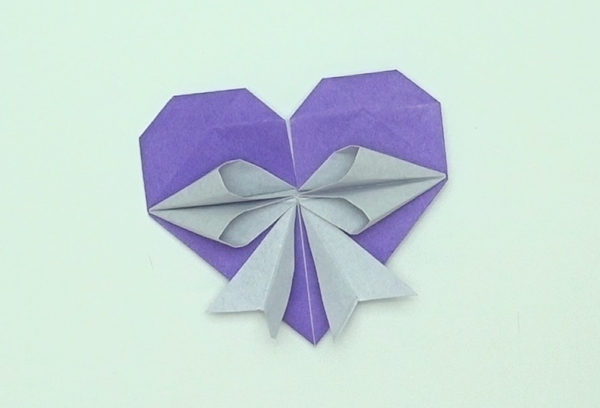 折り紙1枚あればok ハートリボン の簡単な折り方 作り方 Howpon ハウポン