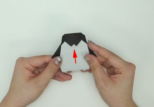 動物 幼稚園で喜ばれる簡単でかわいい折り紙 ペンギン の折り方 Howpon ハウポン