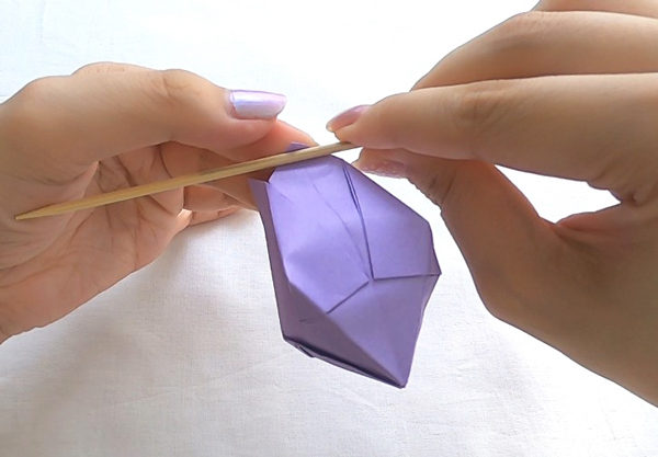 簡単に折れる 折り紙で作れる花 立体チューリップ の折り方 作り方 Howpon ハウポン