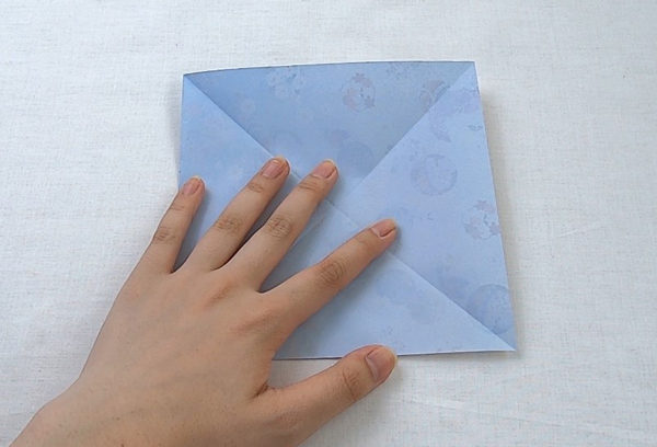 丈夫で小物入れに便利 折り紙で作る 深い縦長の 長方形 箱の折り方 Howpon ハウポン