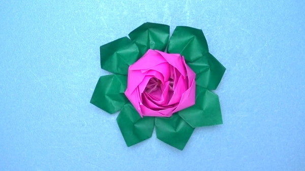 立体で本物そっくり 折り紙で簡単に作れる 蓮の花 の折り方 作り方 Howpon ハウポン