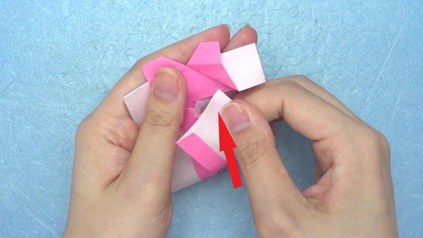 折り紙で簡単に作れる 誕生日カード の折り方 作り方 Howpon ハウポン
