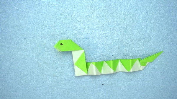 折り紙で作れる 立体の蛇 の簡単な折り方 作り方 Howpon ハウポン
