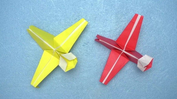 折り紙で簡単に作れるかっこいい 飛行機 の折り方 作り方 Howpon ハウポン
