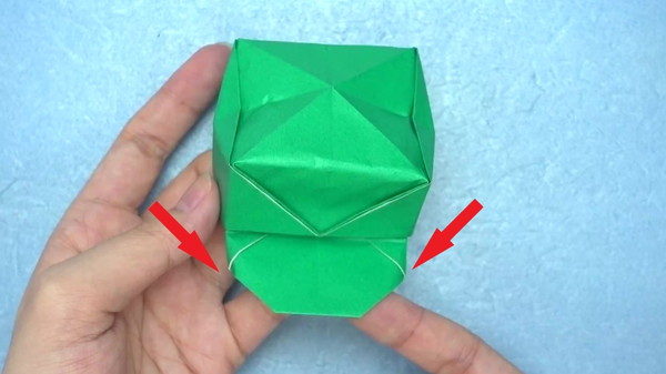 折り紙で簡単に作れる マリオ ルイージ の帽子の折り方 作り方 Howpon ハウポン