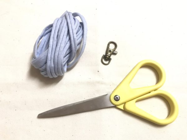 ｔシャツヤーンで簡単タッセルの作り方 余った糸も可愛い小物に変身 Howpon ハウポン
